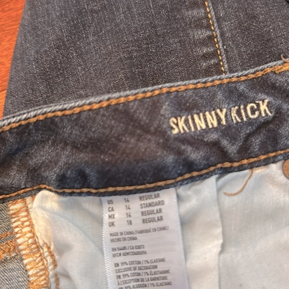 American Eagle Jeans - Picture 9 of 9